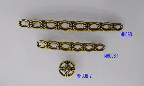 Bộ tay nắm đẹp màu đồng đỏ kiểu dáng đồng điệu sự kết nối chỉnh chu mang nét cao cấp sang trọng cho nội thất không gian.